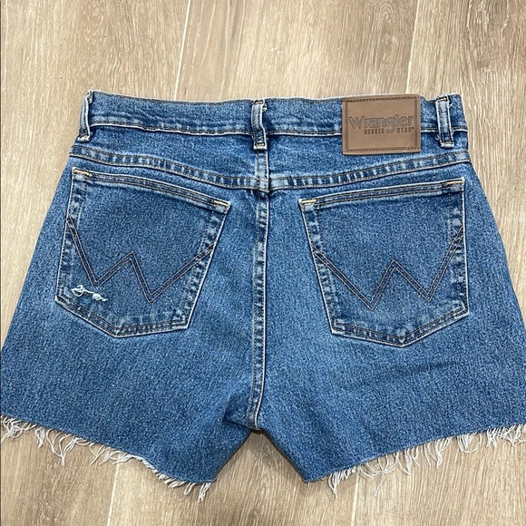 Wrangler Denim Cutoff Shorts Size 8/10 - Picture 1 of 5